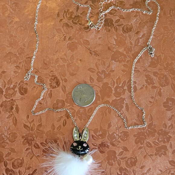 🐰🥚Puff-Puff Bunny Rabbit Necklace EASTER Or With White Fur - NWOT🥚🐰 - Picture 3 of 5